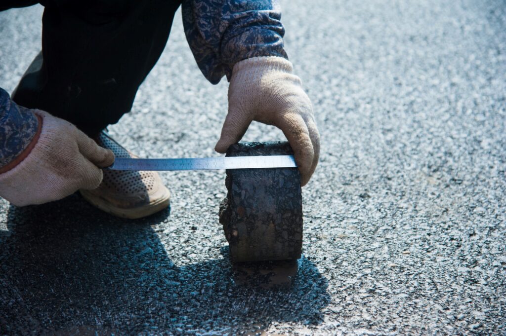 The Ultimate Guide to Choosing the Right Asphalt Paving Contractor