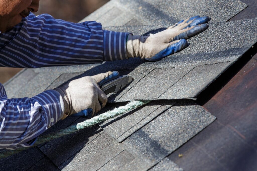 Common Mistakes Homeowners Make When Hiring Roof Services