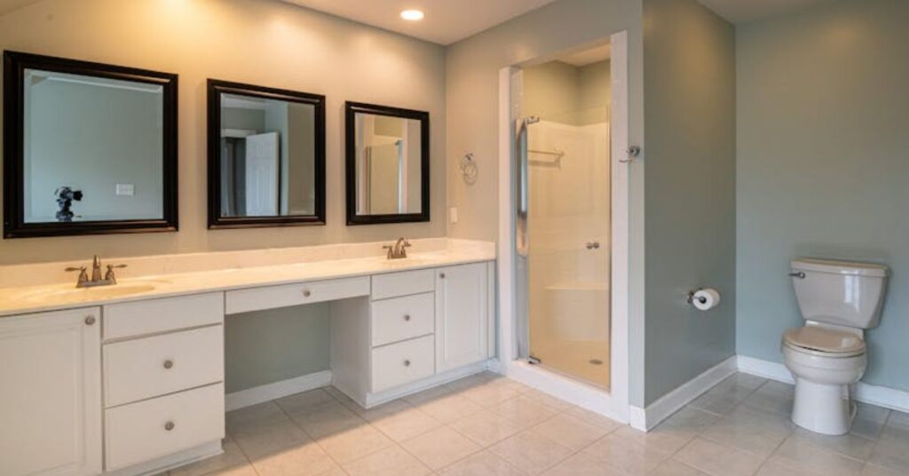 Space optimization for small bathrooms: Practical tips