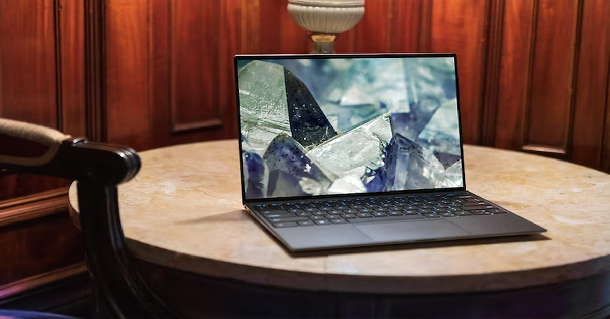 MacBook MNYF2